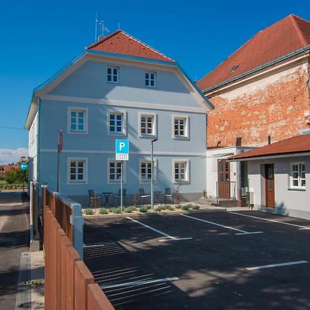 Apartmani Kac Karlovac Exterior photo