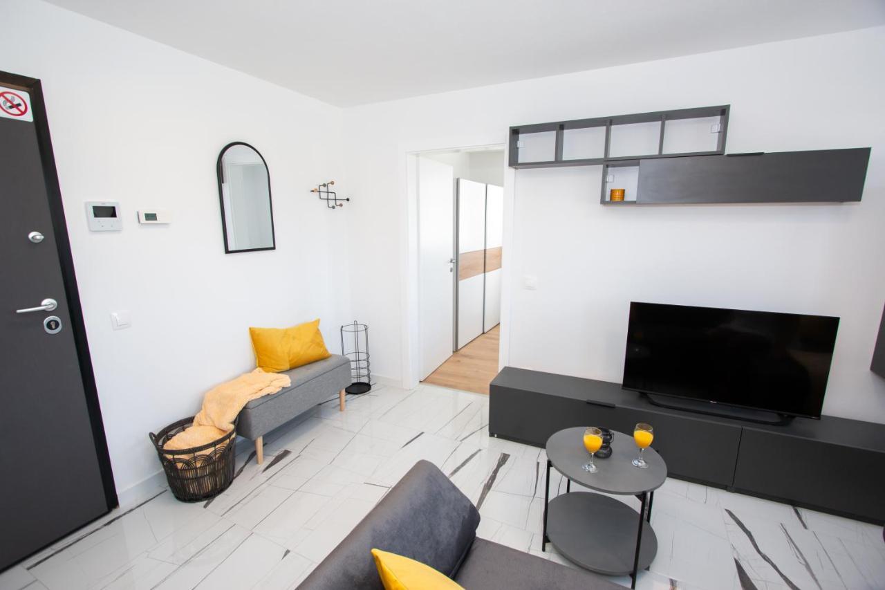 Apartmani Kac Karlovac Exterior photo