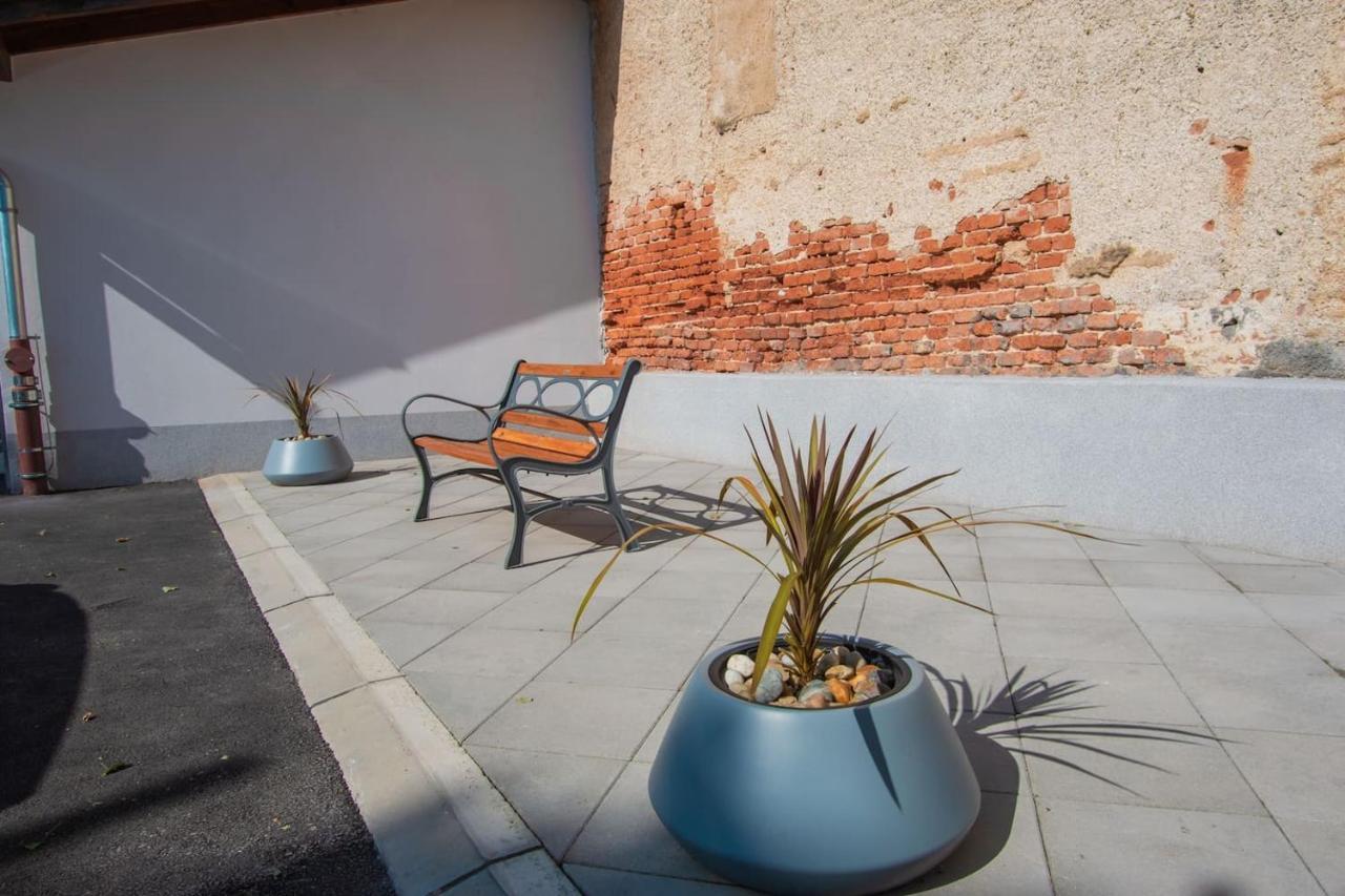 Apartmani Kac Karlovac Exterior photo